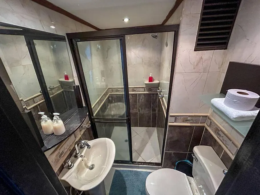 Apartamento Amplio En Barrio Mas Cool De Medellin Colombia