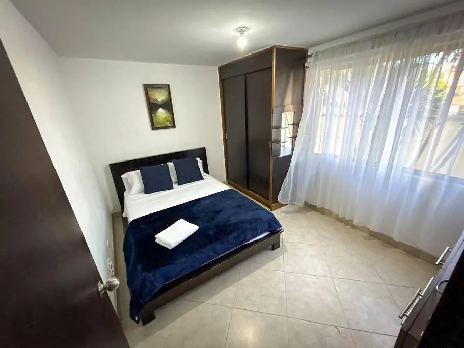 Apartamento Amplio En Barrio Mas Cool De Medellin